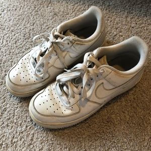 White Nike Air Force 1